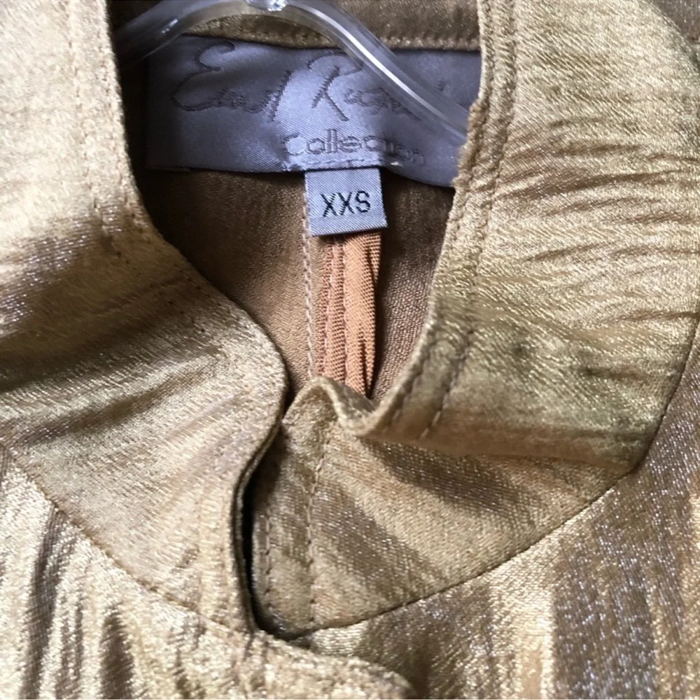 Elegant Gold shimmer metallic jacket with pockets, luxury item 3 sizes available - Picture 10 of 13